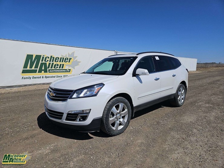 2017-chevrolet-traverse-image-1