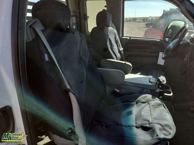 2006-ford-f450-image-32