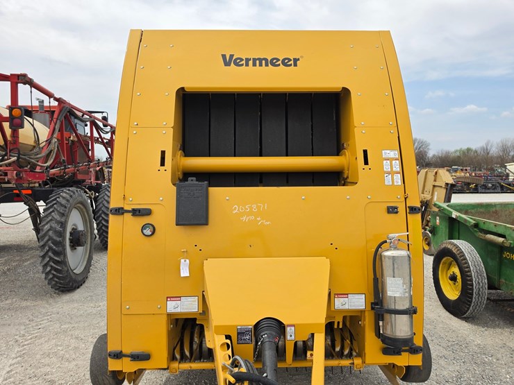 2016-vermeer-604n-image-3