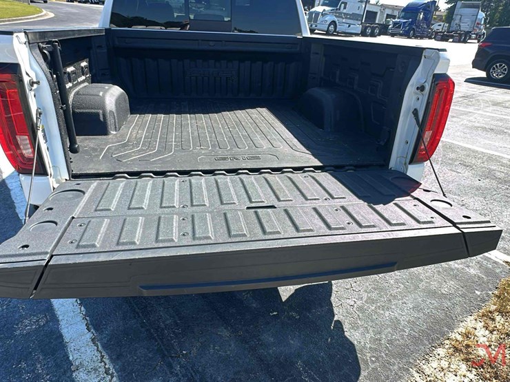2020-gmc-sierra-at4-pickup-truck-image-13