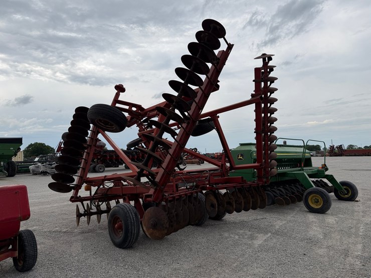 case-ih-3950-image-9