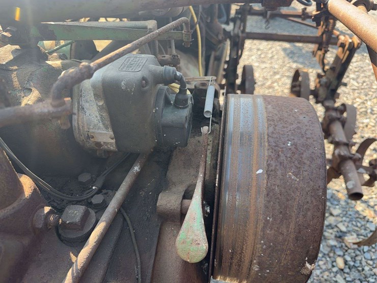john-deere-h-image-38