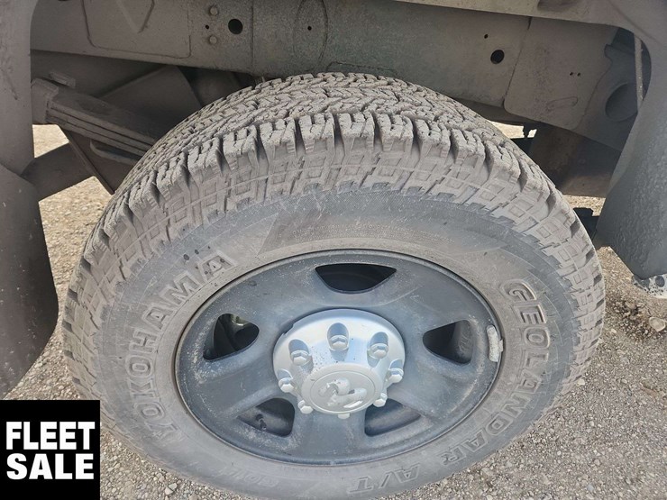 2016-dodge-3500-image-11