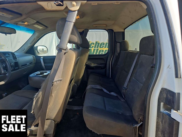 2011-gmc-sierra-1500-image-26