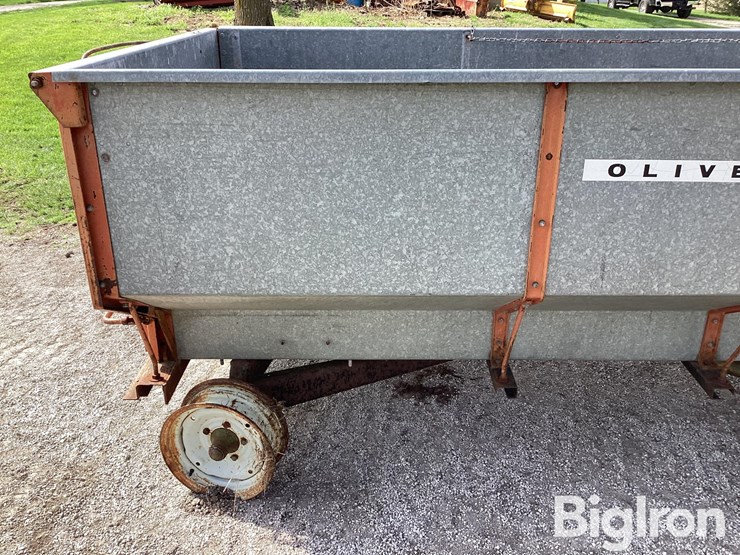 oliver-feed-wagon-w/-running-gear-image-17