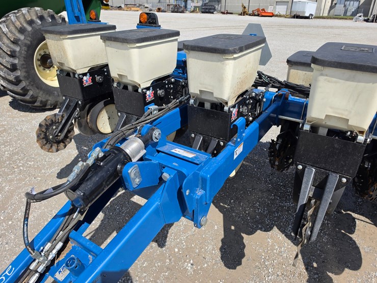 2016-kinze-3000-image-3