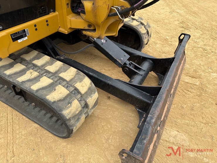 2023-caterpillar-306-cr-image-8