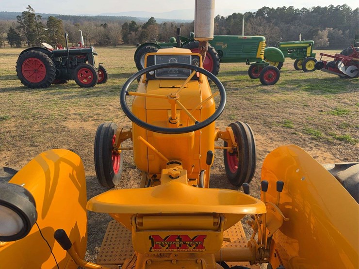 minneapolis-moline-335-image-35