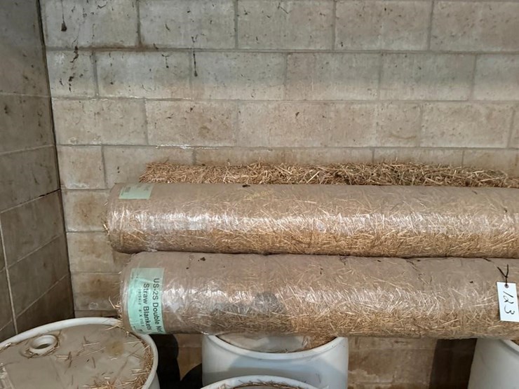 double-net-straw-blankets-image-1