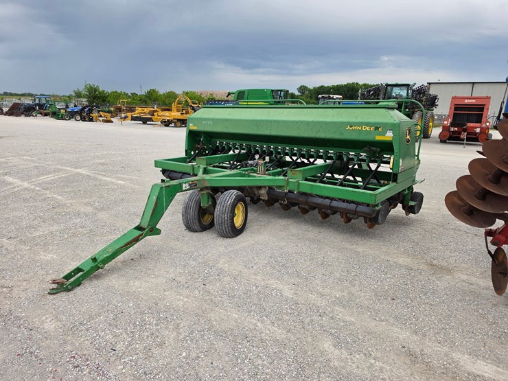 2002-john-deere-1590-image-1