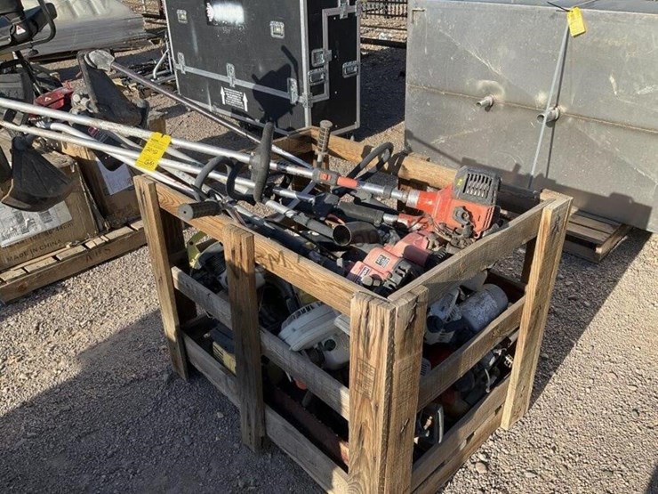 crate-of-asst-landscaping-equipment-image-1