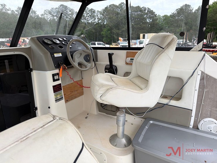 ciera-cypress-2252-boat-image-17