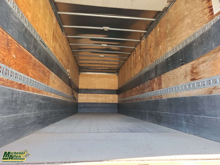2019-freightliner-m2-106-image-20