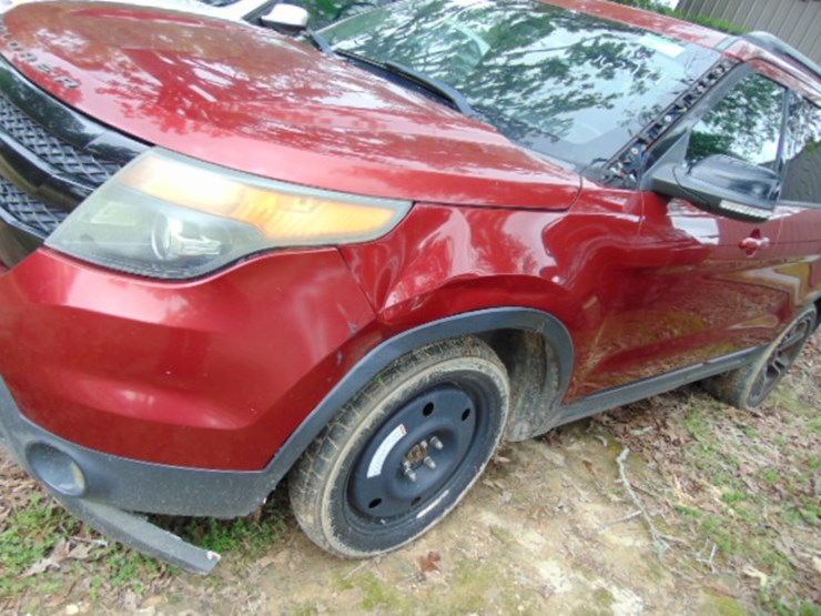 2015-ford-explorer-image-2