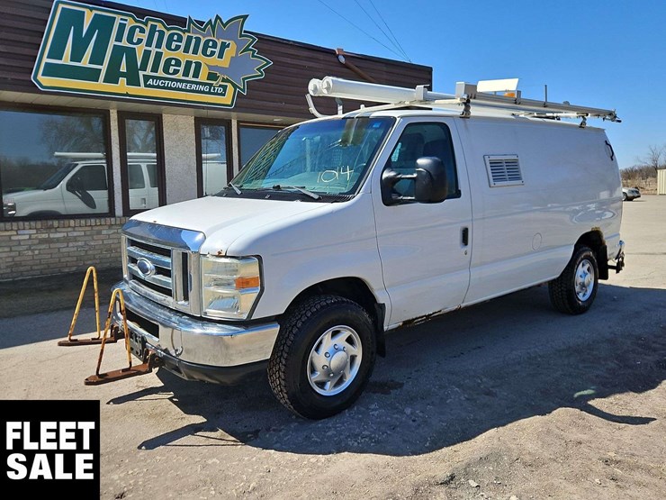2010-ford-cargo-image-1