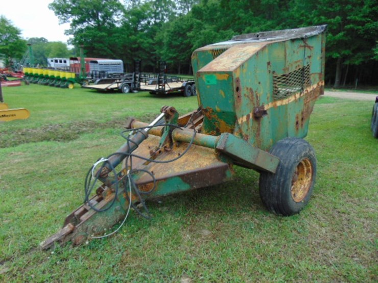 reynolds-f050-pull-type-ride-on-tree-planter-image-1