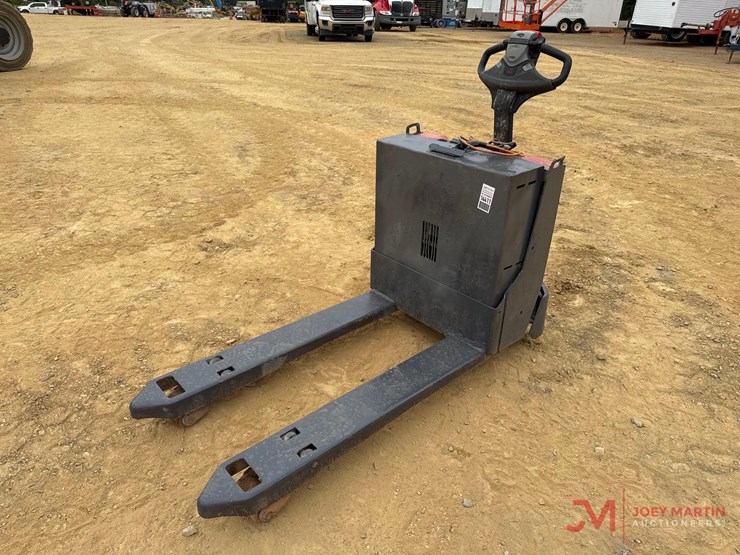 electric-pallet-jack-image-4