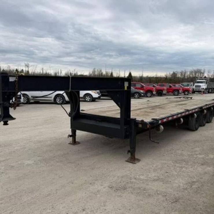 2001 GOOSENECK 24 ft