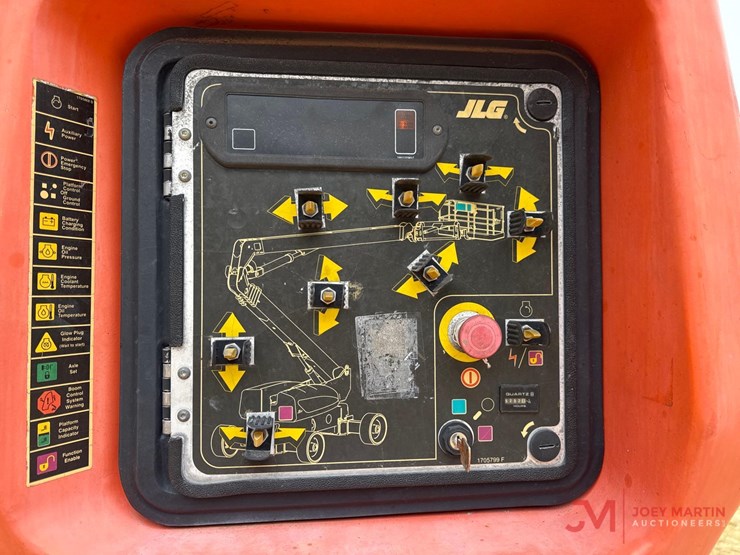 2015-jlg-1250ajp-image-23