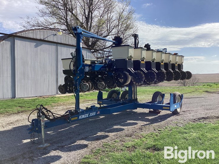2024-kinze-3505-image-1