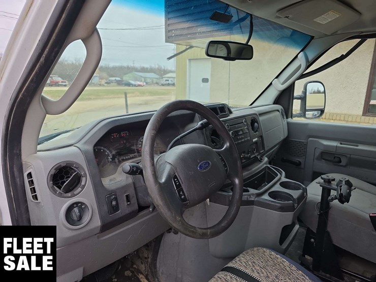 2011-ford-cargo-image-18