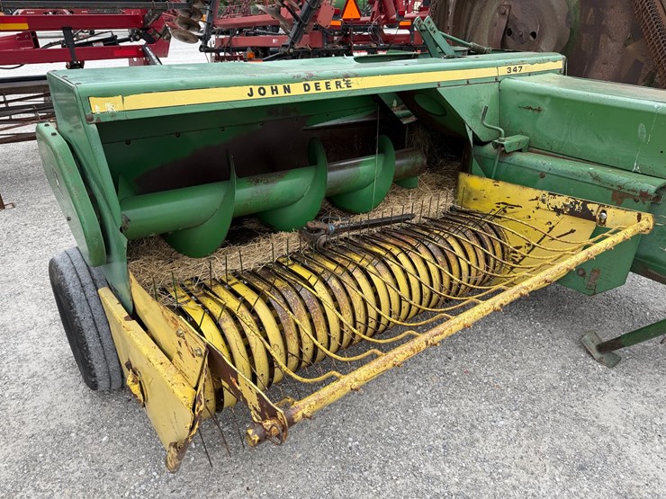 john-deere-347-image-3