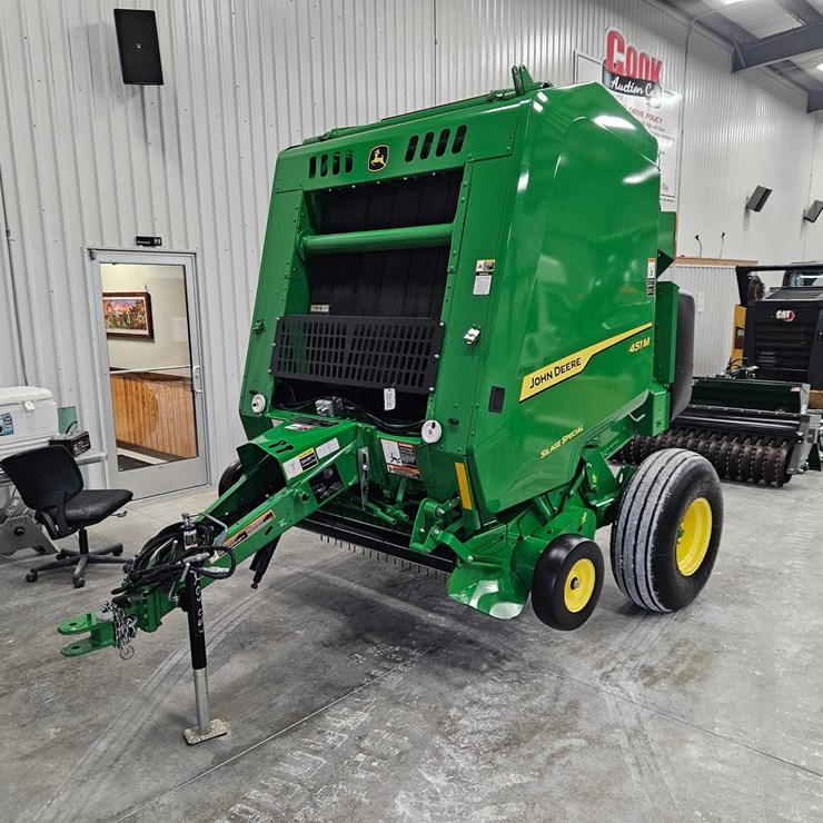 2023 JOHN DEERE 451M