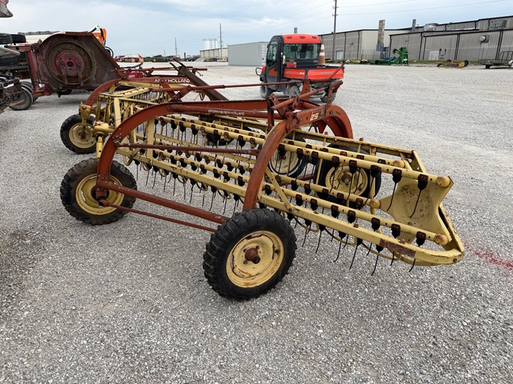 new-holland-260-image-4