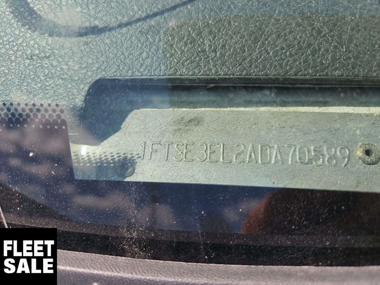 2010-ford-cargo-image-33