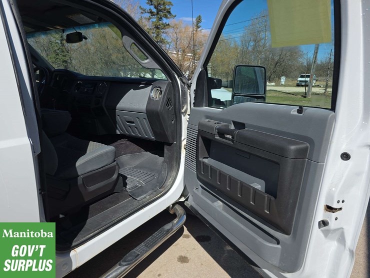 2011-ford-f350-image-29