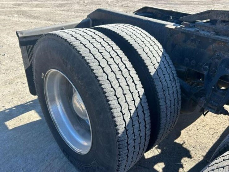 2020-kenworth-t680-image-79
