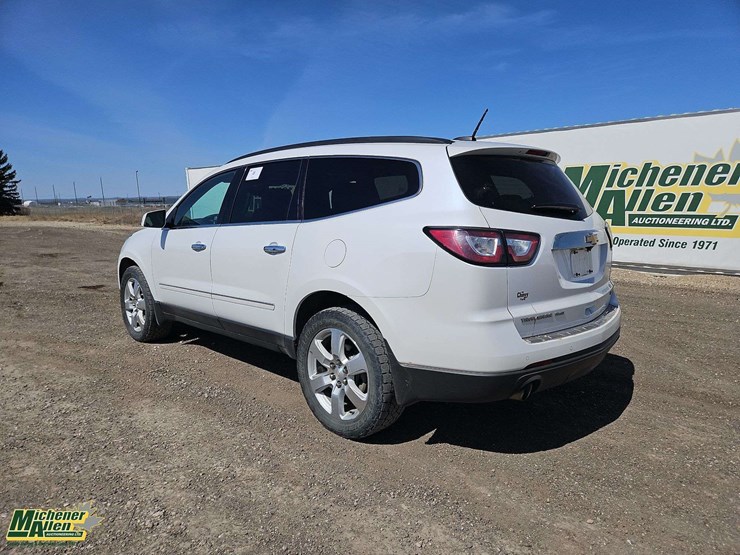 2017-chevrolet-traverse-image-3