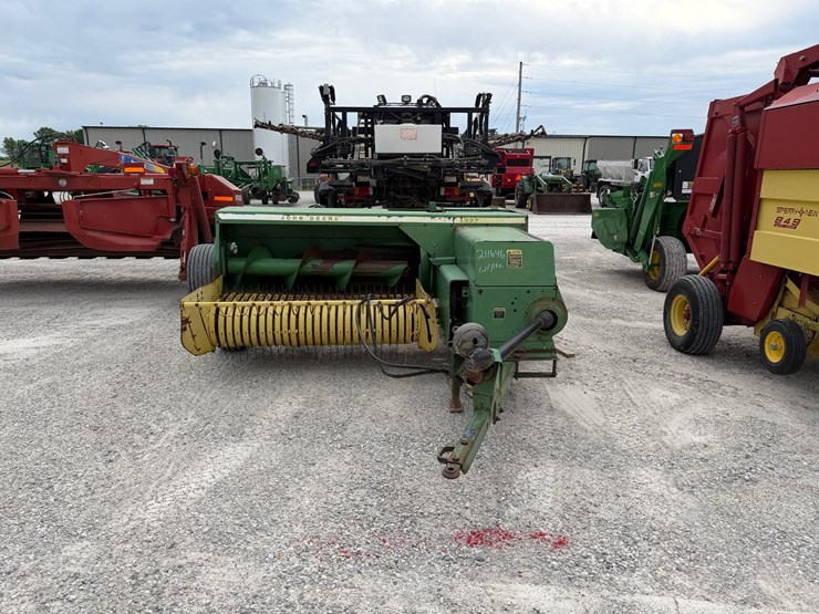 john-deere-337-image-2