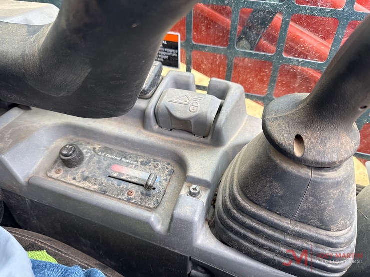 2021-kubota-svl75-2-image-16