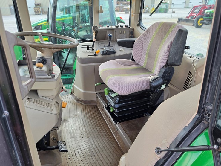 2010-john-deere-6230-image-13