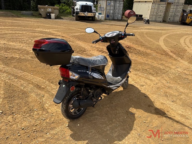 2025-express-gator-50-s3-scooter-image-2