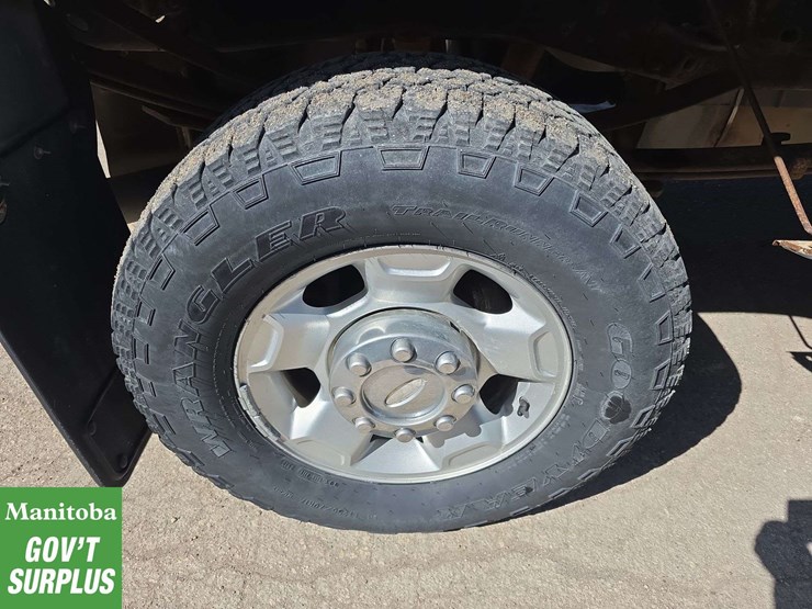 2011-ford-f350-image-13