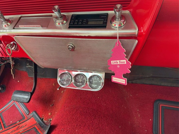 1961-chevrolet-impala-image-23