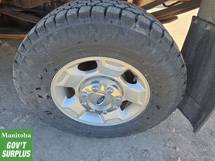 2011-ford-f350-image-16