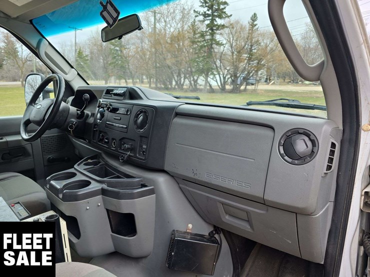 2011-ford-cargo-image-29