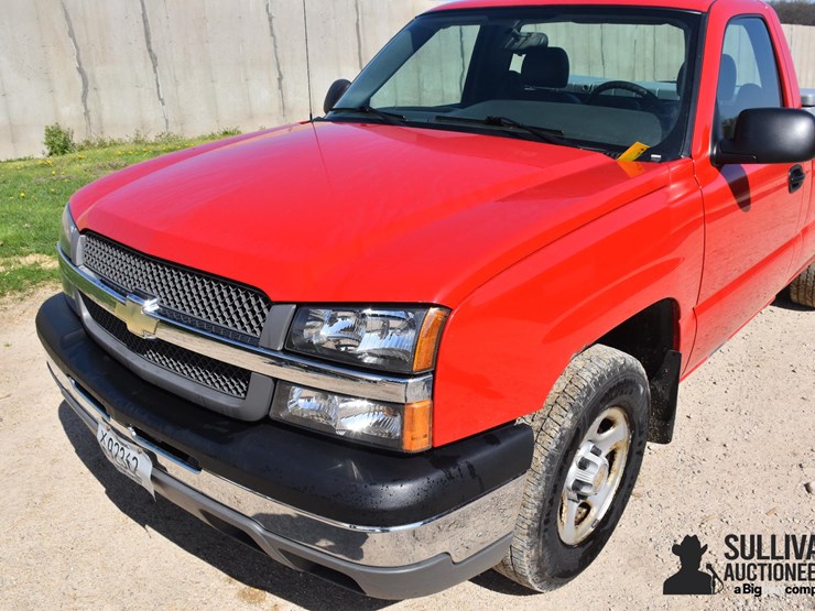 2004-chevrolet-silverado-1500-image-9