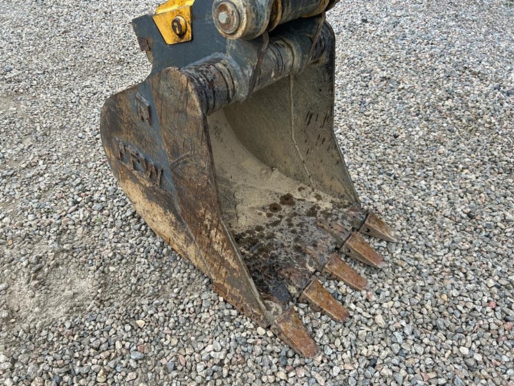 2020-deere-50g-image-8