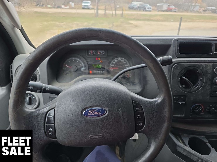 2011-ford-cargo-image-19