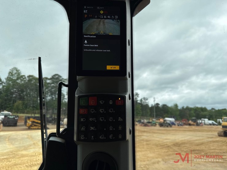 deere-750-image-25