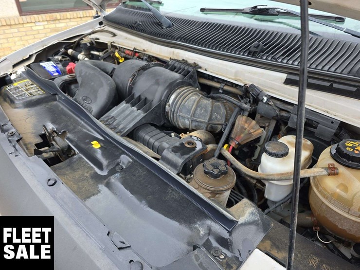 2011-ford-cargo-image-34
