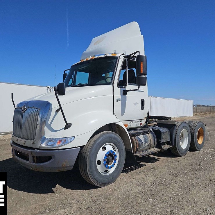 2004 INTERNATIONAL TRANSTAR 8600