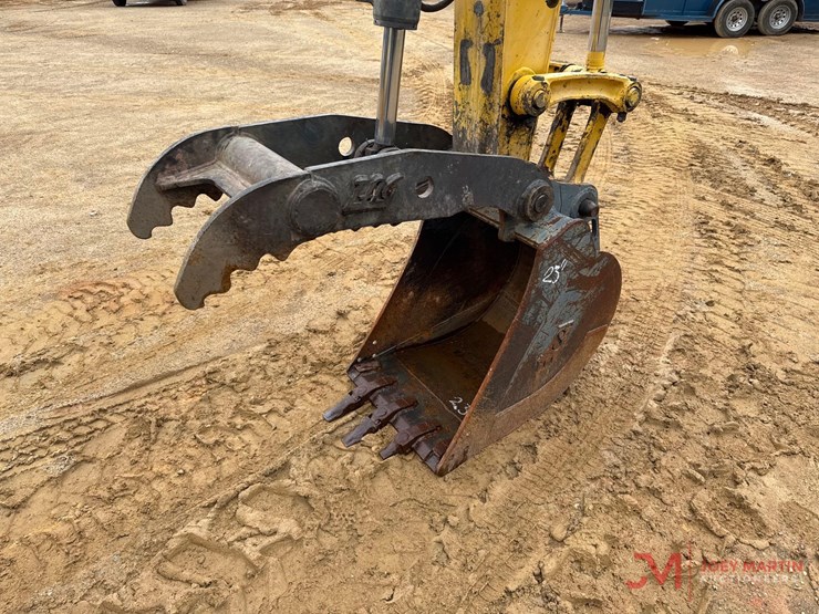 2015-komatsu-pc88mr-10-mini-excavator-image-9