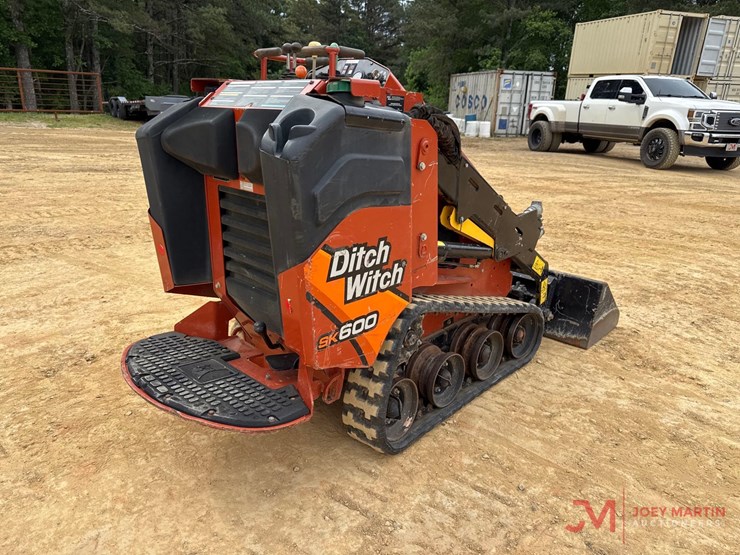 2022-ditch-witch-sk600-image-2