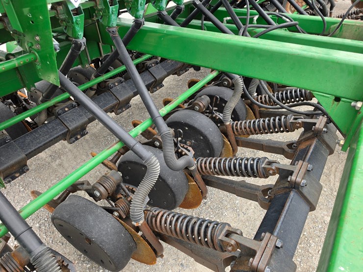 2002-john-deere-1590-image-13