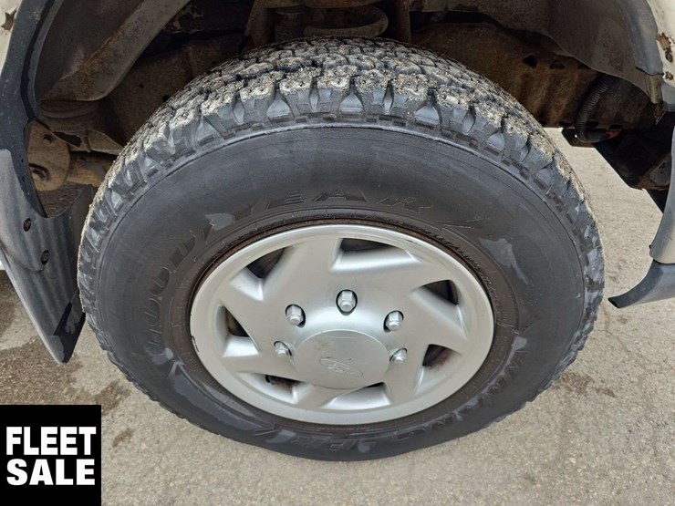 2011-ford-cargo-image-13